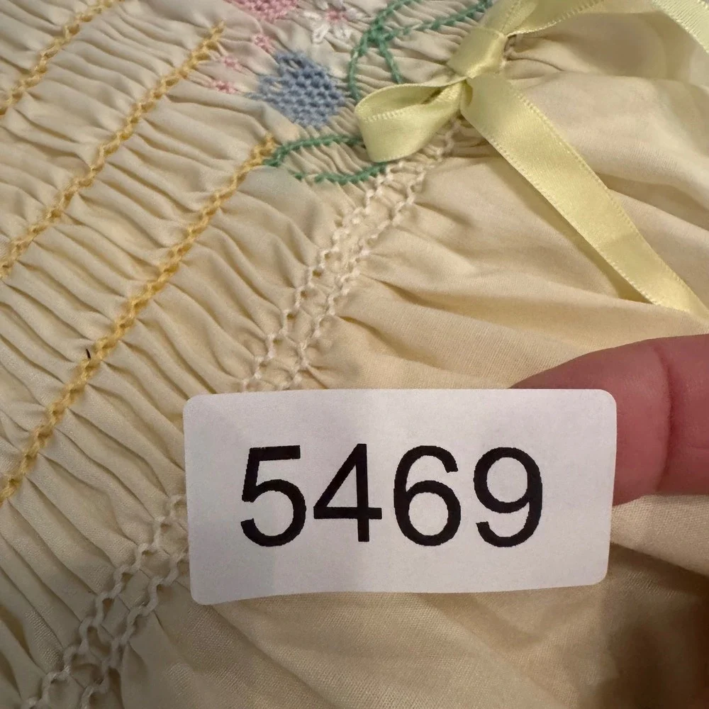 Vintage Smocked Dress Kids 4T Yellow Floral Embroidery Peter Pan Collar Lace